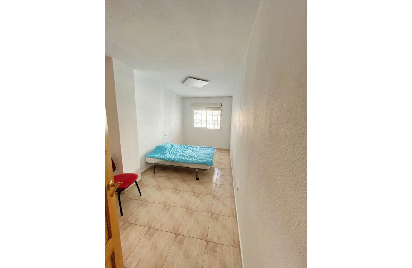 Resale - Apartment / flat -
Torrevieja - Playa del Cura