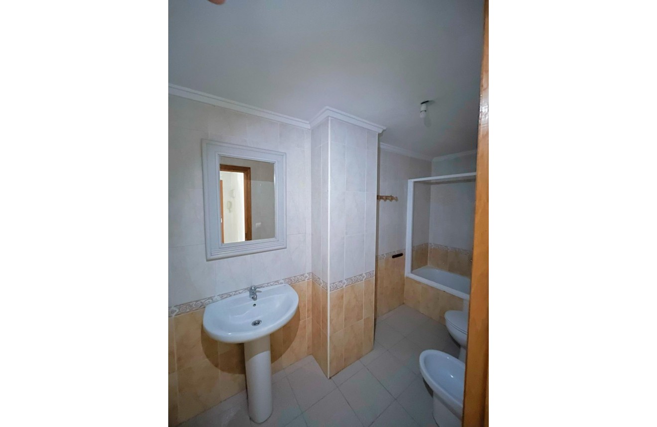 Resale - Apartment / flat -
Torrevieja - Playa del Cura