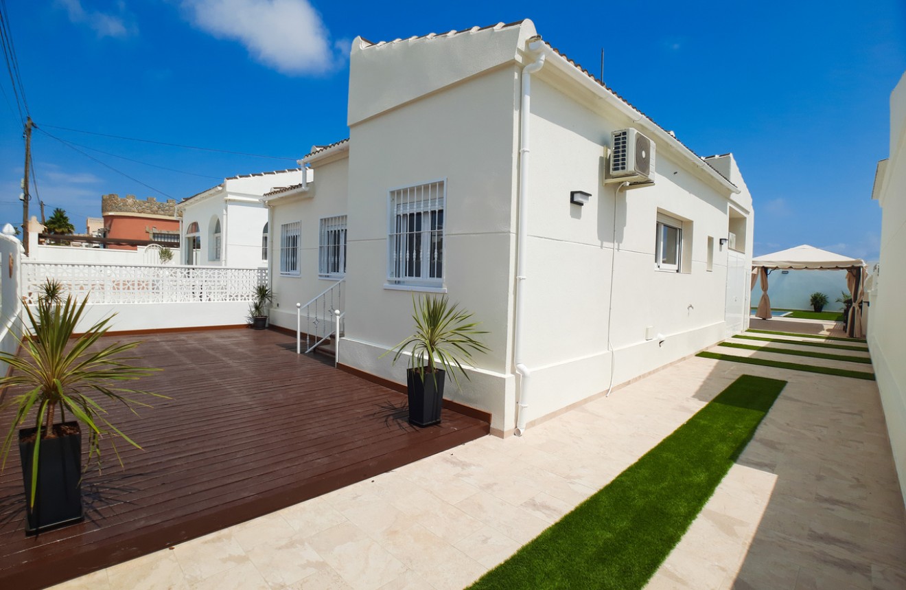 Tweedehands - Chalet -
Torrevieja - Costa Blanca