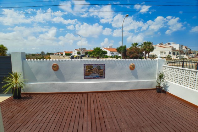 Resale - Chalet -
Torrevieja - Costa Blanca