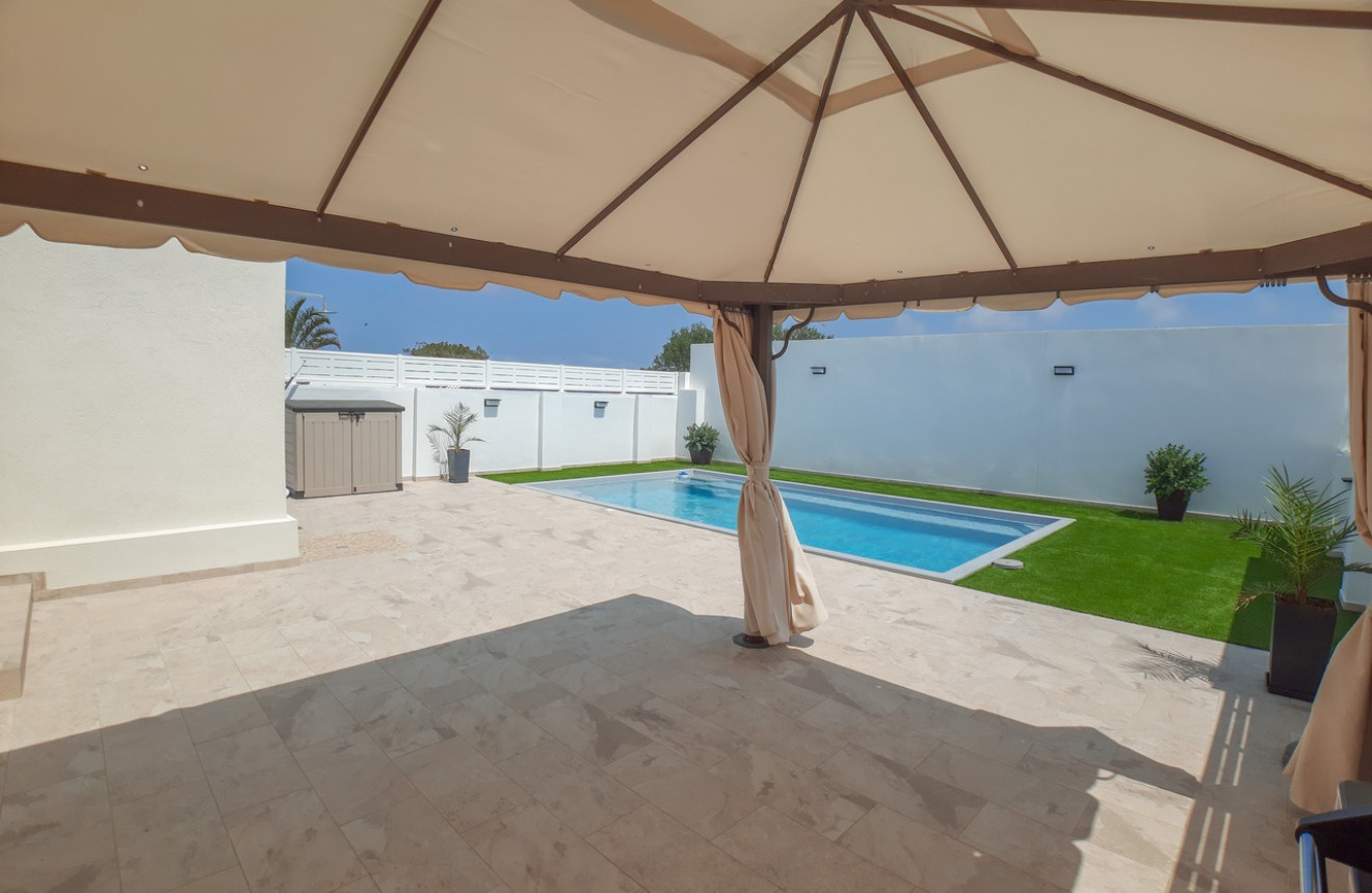 Tweedehands - Chalet -
Torrevieja - Costa Blanca