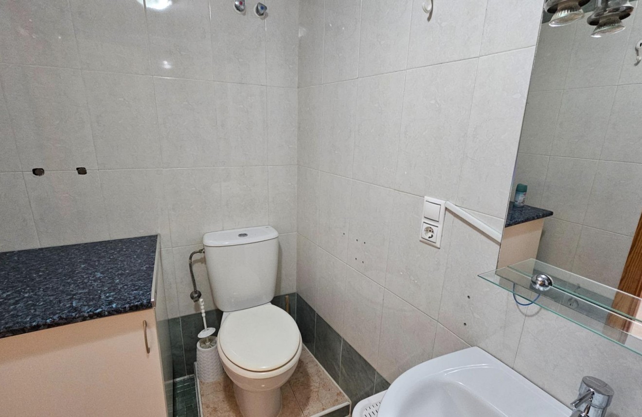 Segunda mano - Apartamento / piso -
Torrevieja - El molino