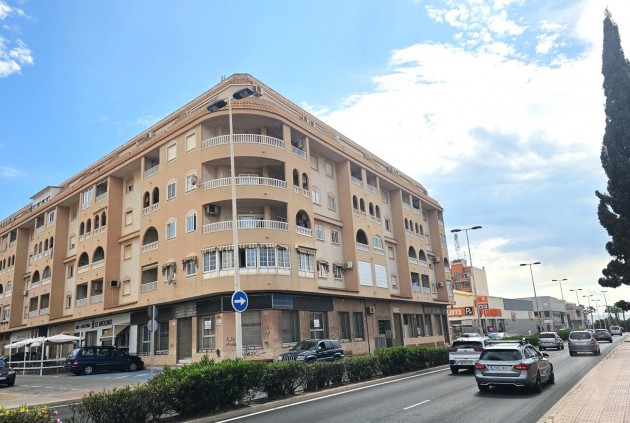 Resale - Apartment / flat -
Torrevieja - El molino