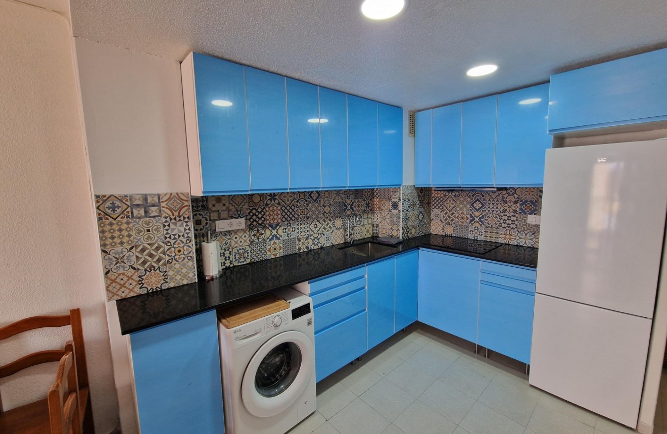 Resale - Apartment / flat -
Torrevieja - Centro