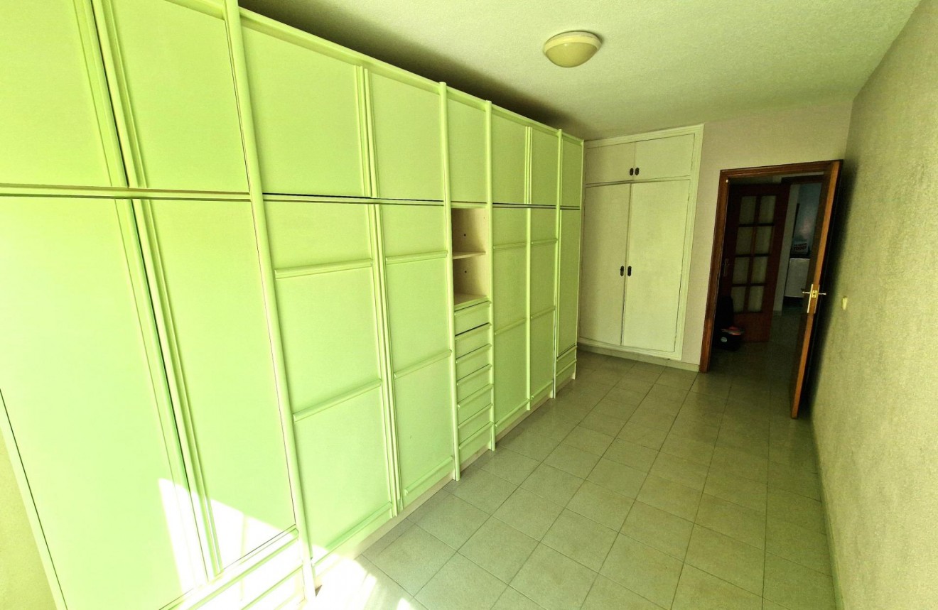 Resale - Apartment / flat -
Torrevieja - Centro