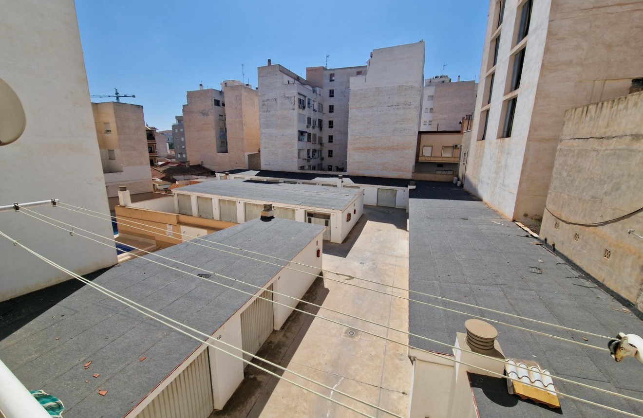 Resale - Apartment / flat -
Torrevieja - Centro