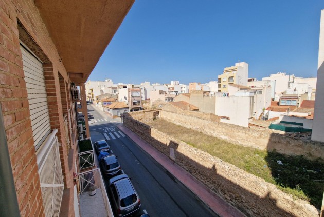 Resale - Apartment / flat -
Torrevieja - Centro