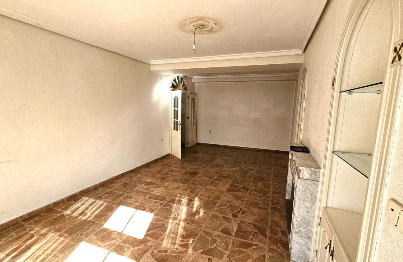 Segunda mano - Apartamento / piso -
Torrevieja - Centro