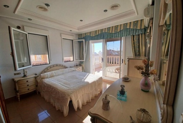 Tweedehands - Chalet -
Torrevieja - Costa Blanca