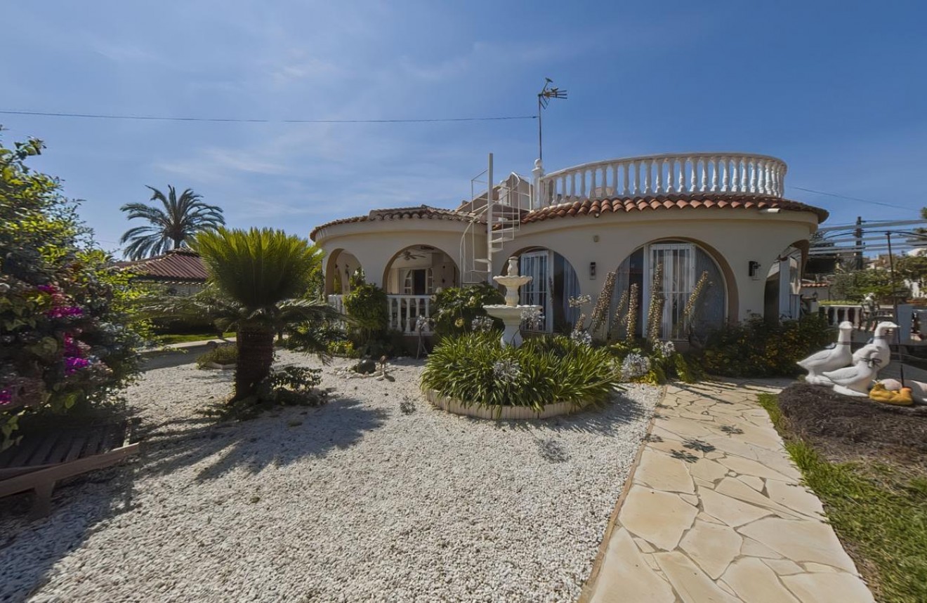 Tweedehands - Chalet -
Torrevieja - Costa Blanca