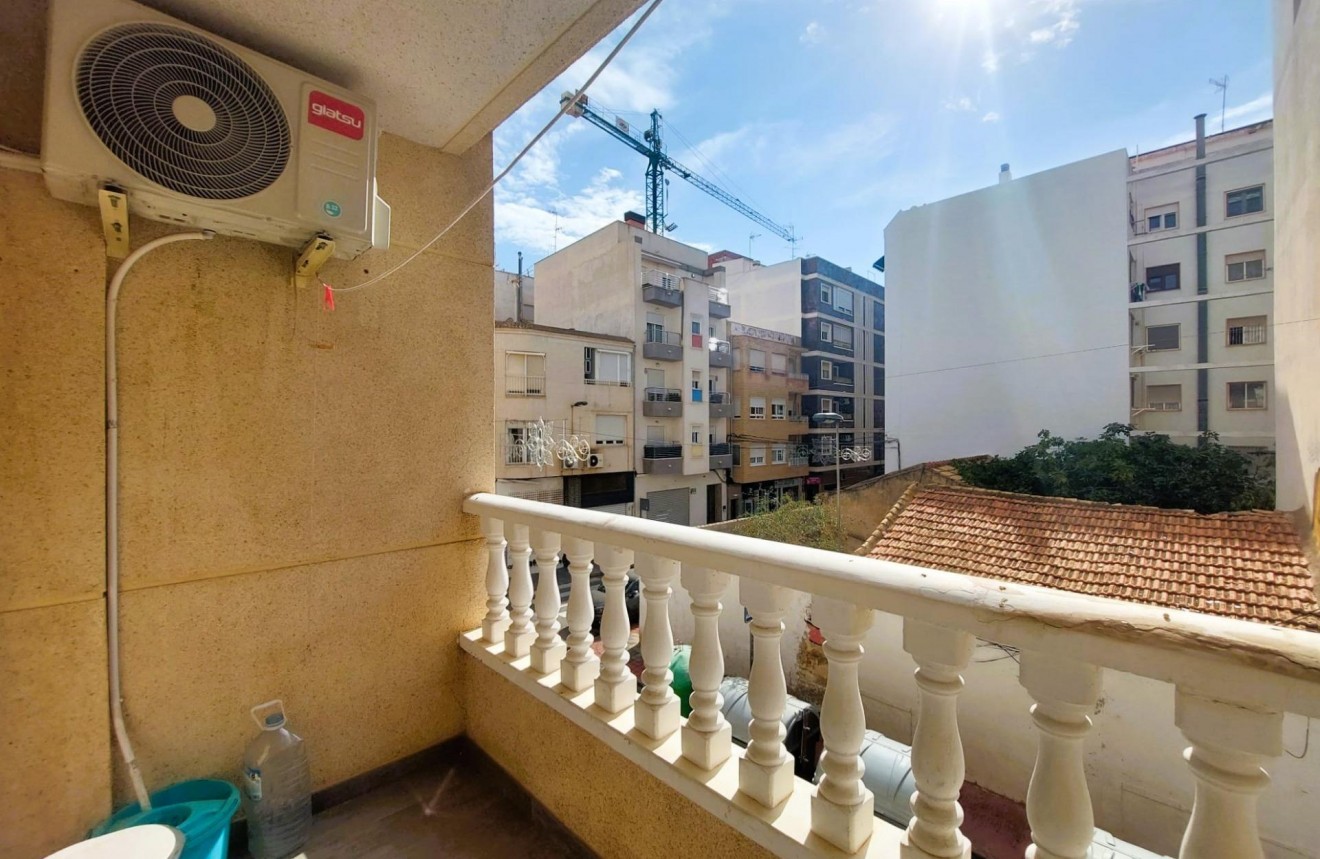 Tweedehands - Appartement / flat -
Torrevieja - Costa Blanca