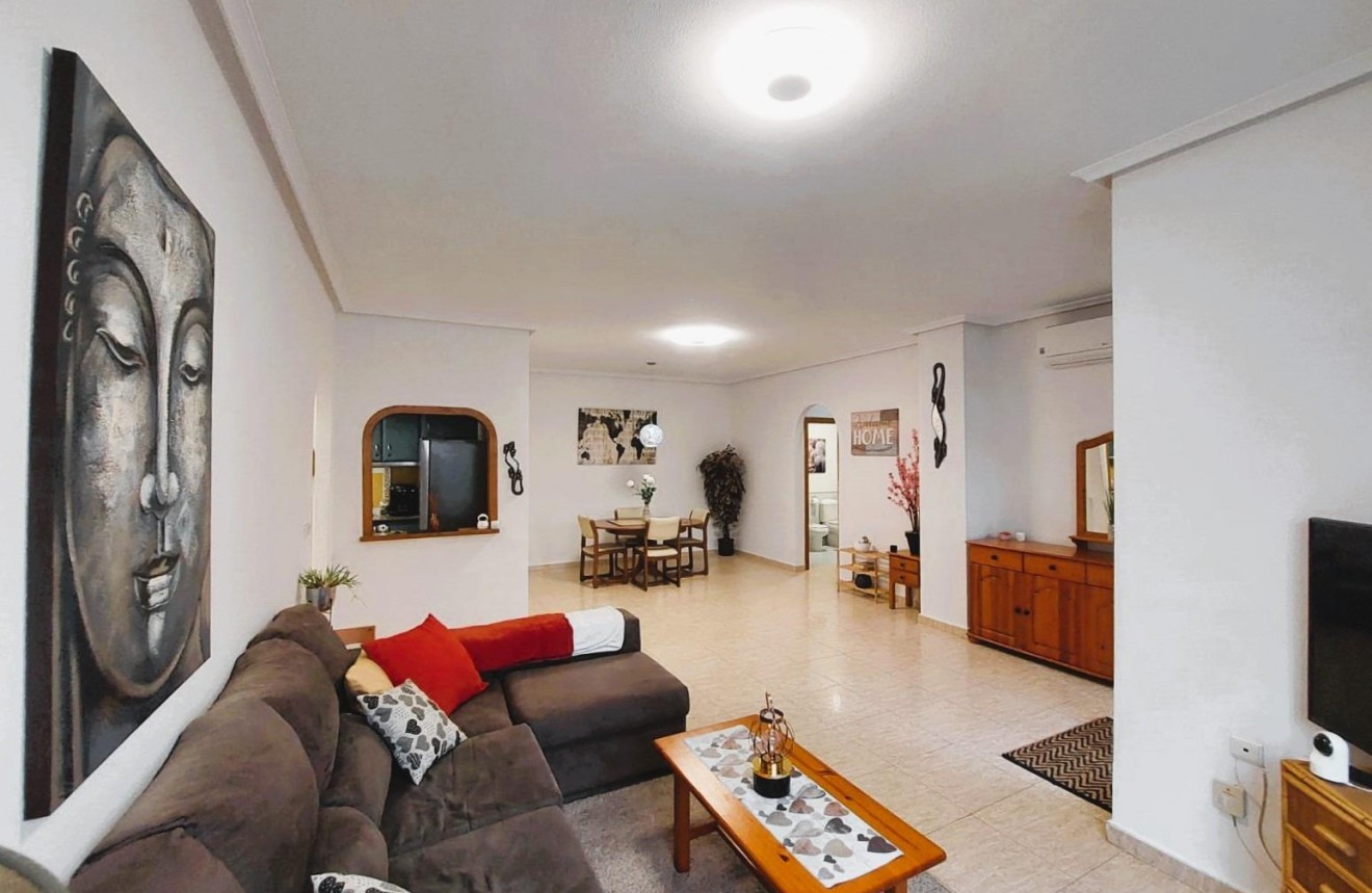 Tweedehands - Appartement / flat -
Torrevieja - Costa Blanca