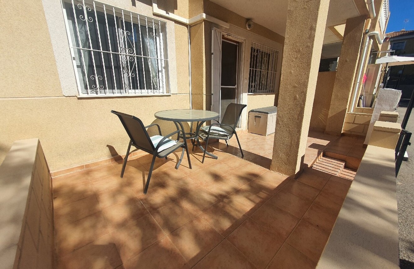 Resale - Apartment / flat -
Los Balcones - Costa Blanca