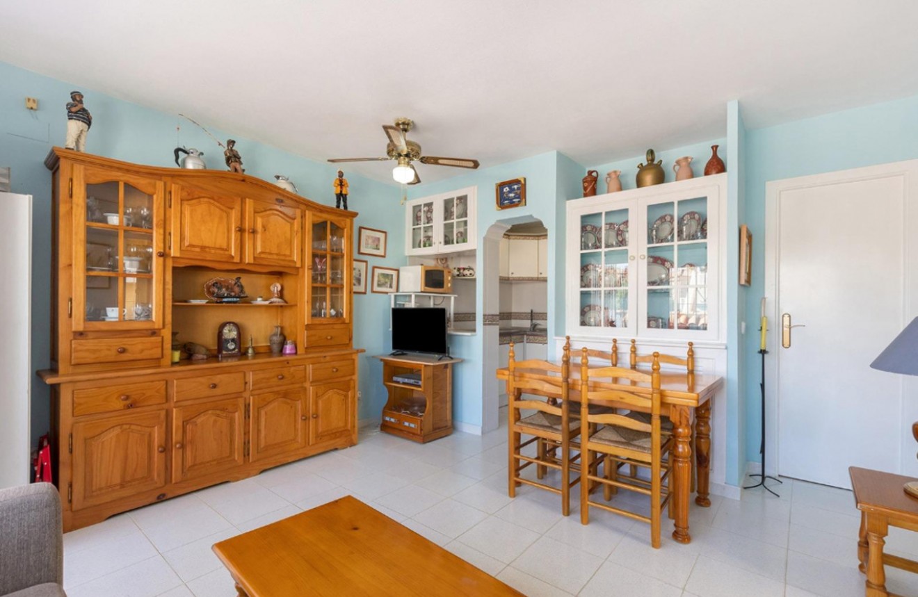 Resale - Chalet -
Los Altos - Costa Blanca