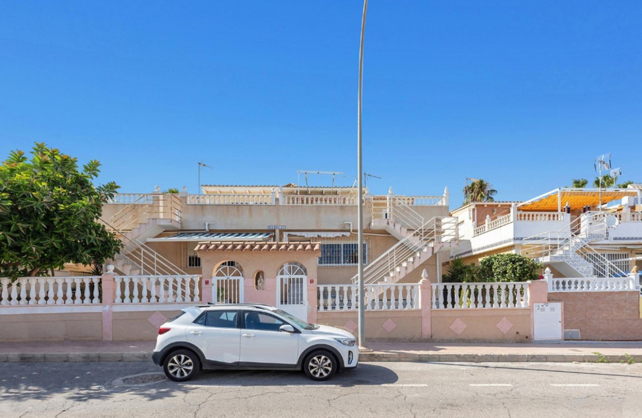 Resale - Chalet -
Los Altos - Costa Blanca