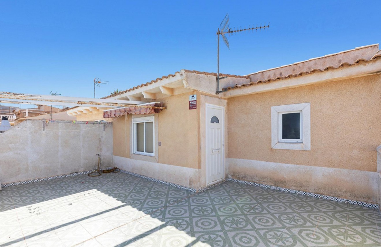 Resale - Chalet -
Los Altos - Costa Blanca