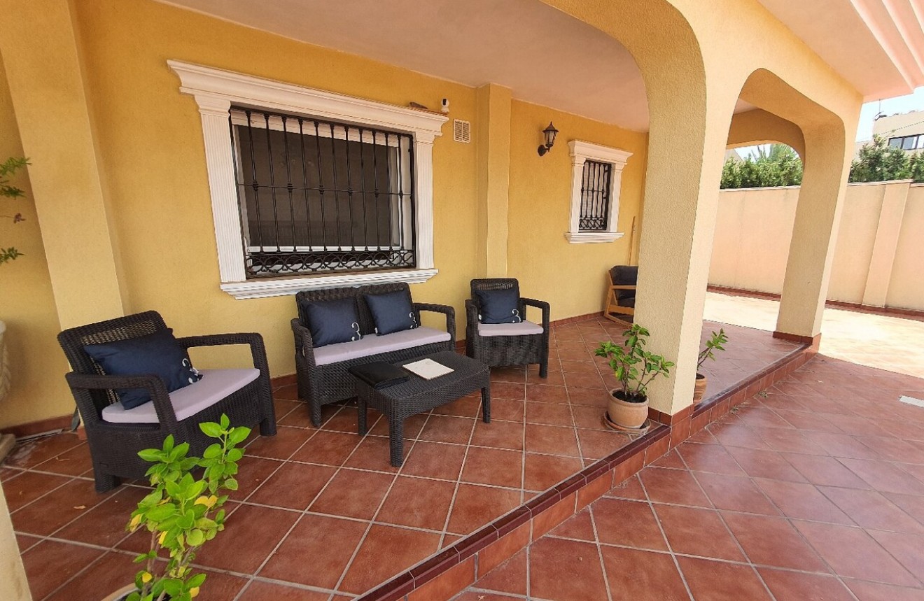 Segunda mano - Chalet -
Los Balcones - Costa Blanca