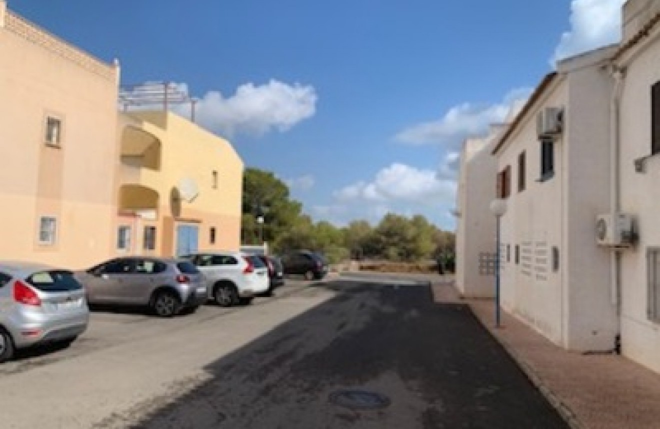 Z drugiej ręki - Bungalow -
La Siesta - Costa Blanca