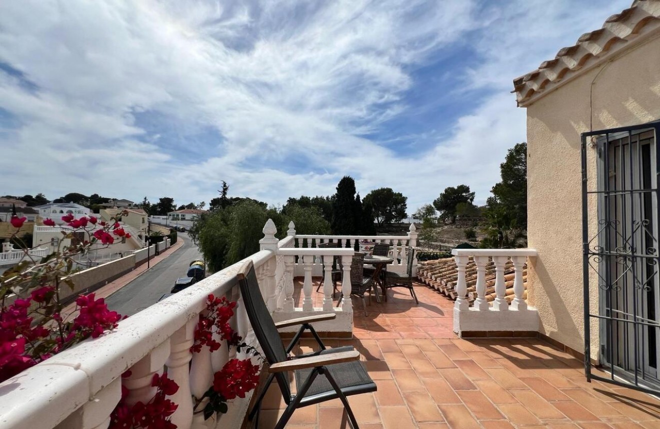 Resale - Chalet -
Los Balcones - Costa Blanca