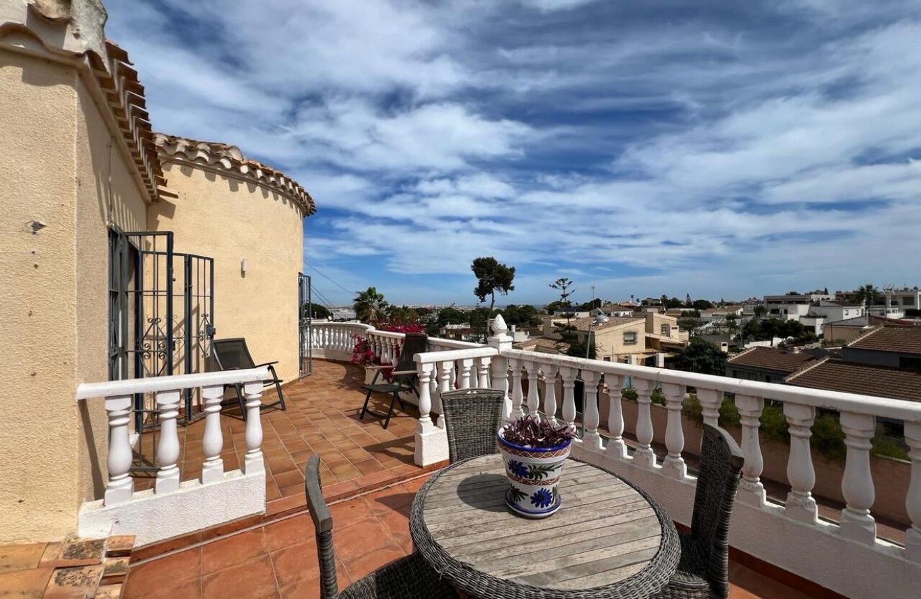 Resale - Chalet -
Los Balcones - Costa Blanca