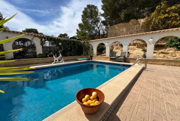 Z drugiej ręki - Szalet -
Los Balcones - Costa Blanca