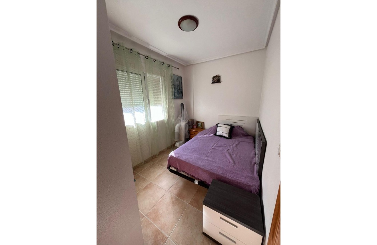 Segunda mano - Apartamento / piso -
Torrevieja - La veleta