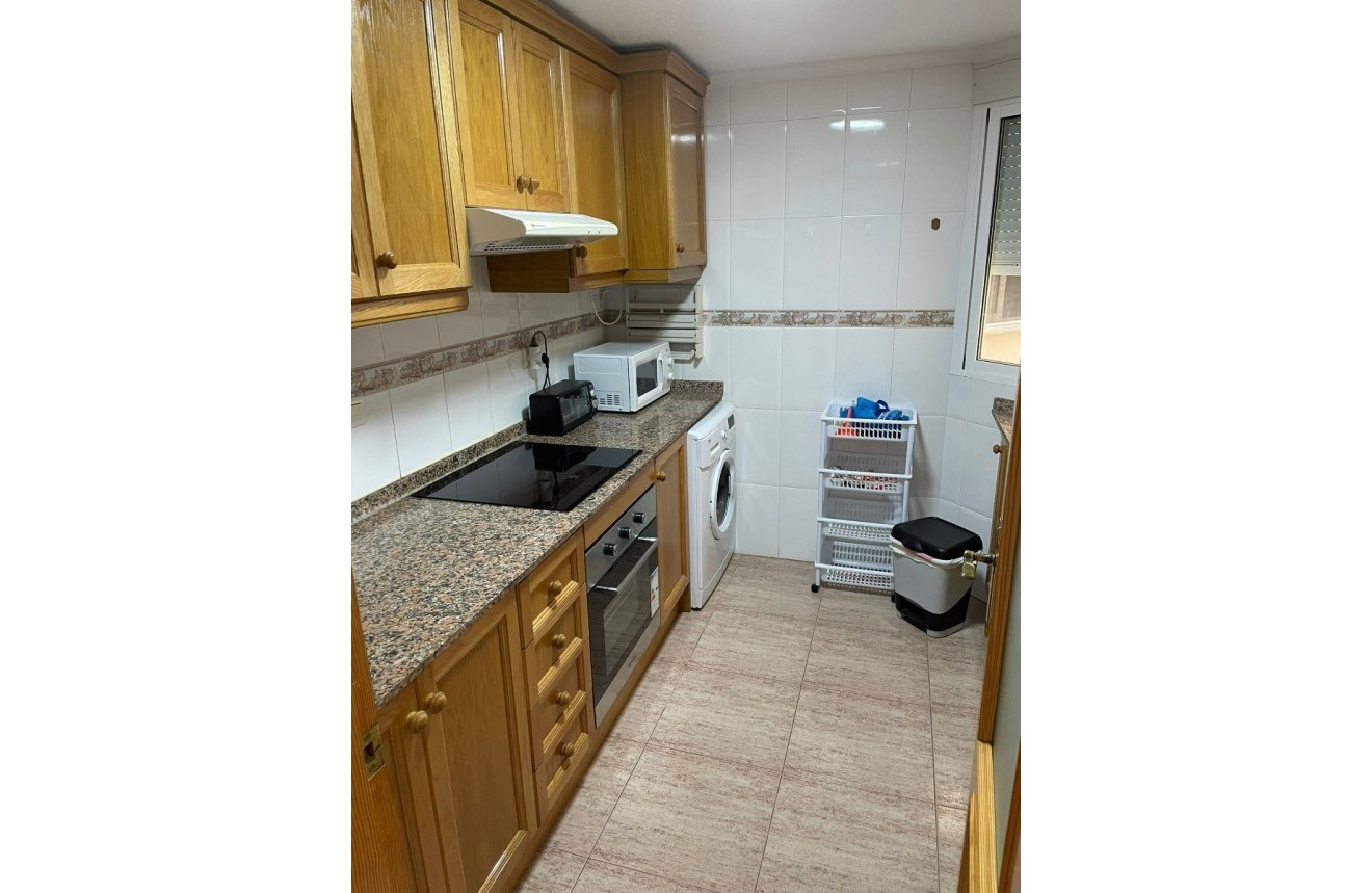 Alquiler a largo plazo - Apartamento / piso -
Torrevieja - Playa del cura