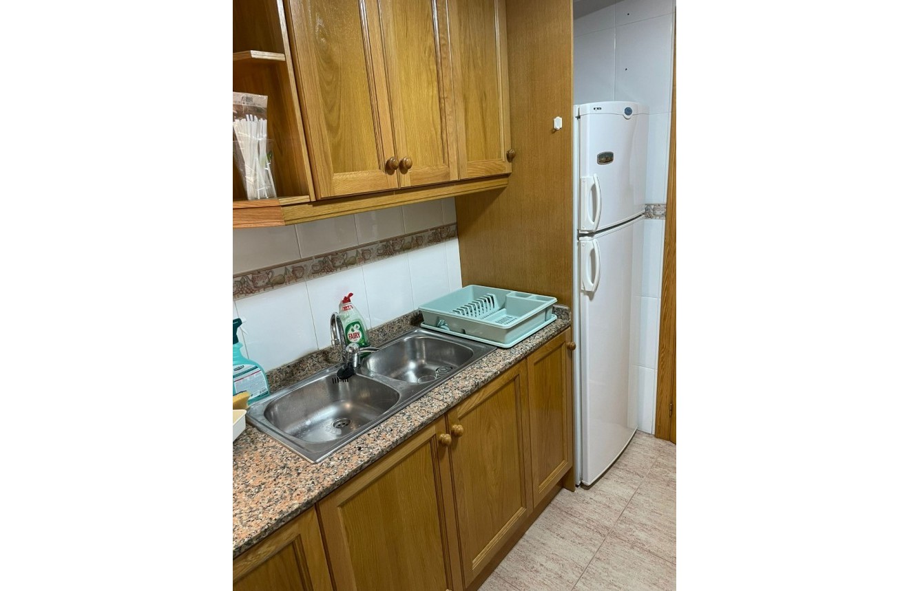 Alquiler a largo plazo - Apartamento / piso -
Torrevieja - Playa del cura