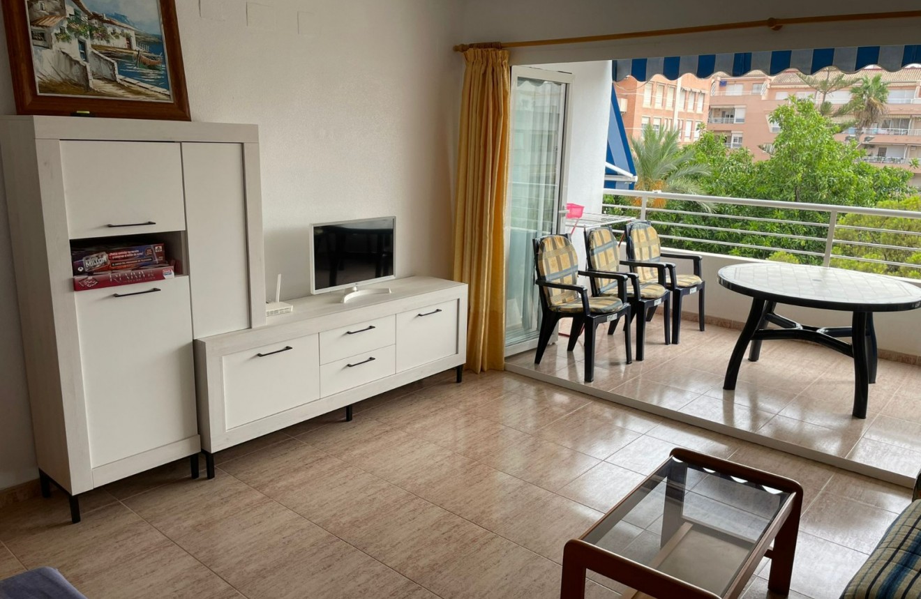 Alquiler a largo plazo - Apartamento / piso -
Torrevieja - Playa del cura