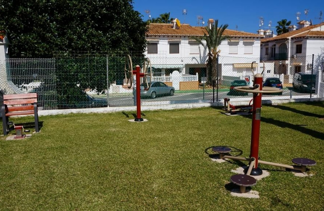 Resale - Bungalow -
Torrevieja - Lago Jardin