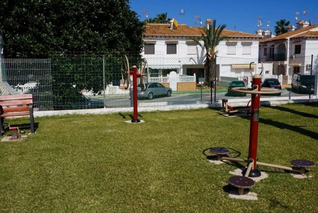 Resale - Bungalow -
Torrevieja - Lago Jardin