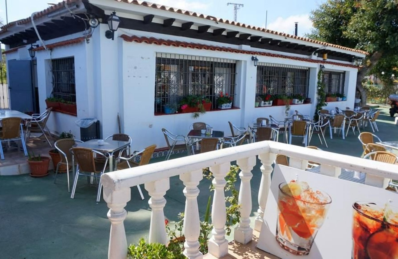 Z drugiej ręki - Bungalow -
Torrevieja - Lago Jardin