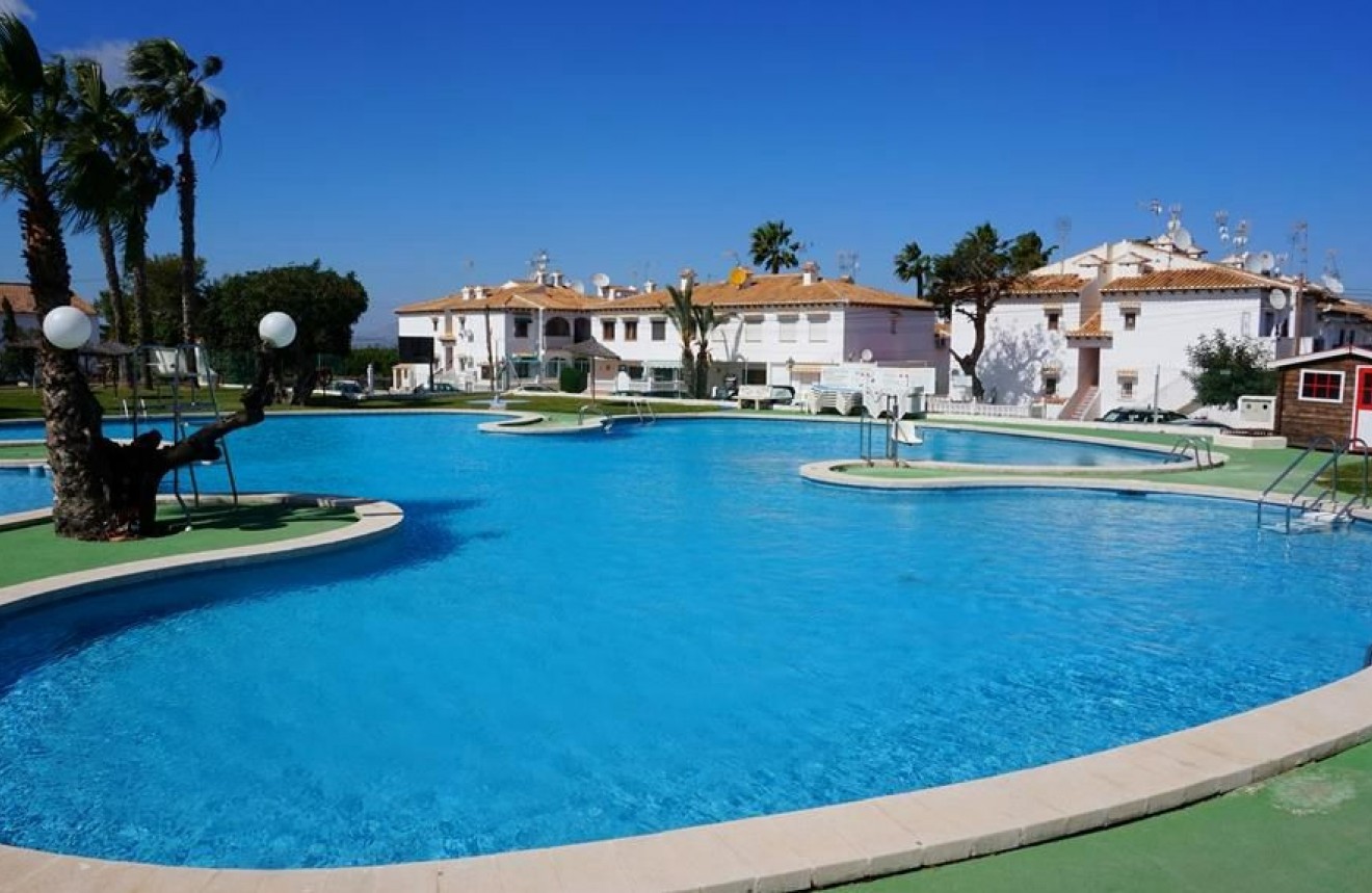 Segunda mano - Bungalow -
Torrevieja - Lago Jardin