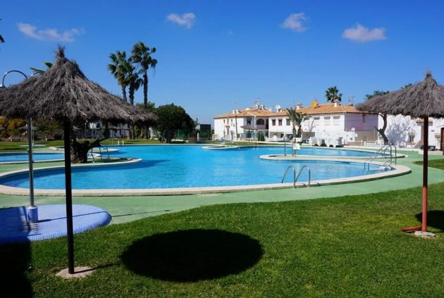 Z drugiej ręki - Bungalow -
Torrevieja - Lago Jardin