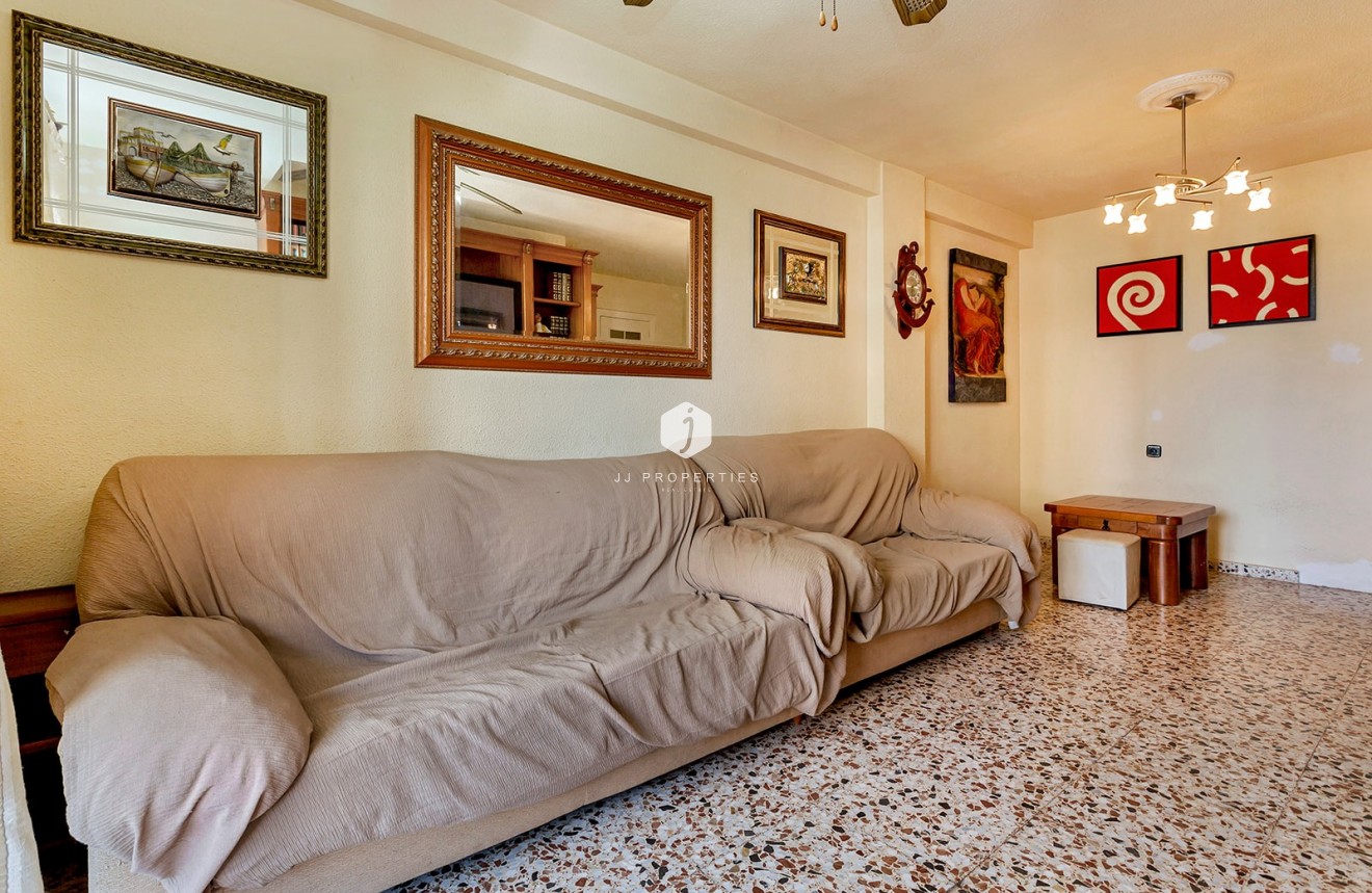 Z drugiej ręki - Mieszkanie w bloku -
Orihuela Costa - Punta Prima