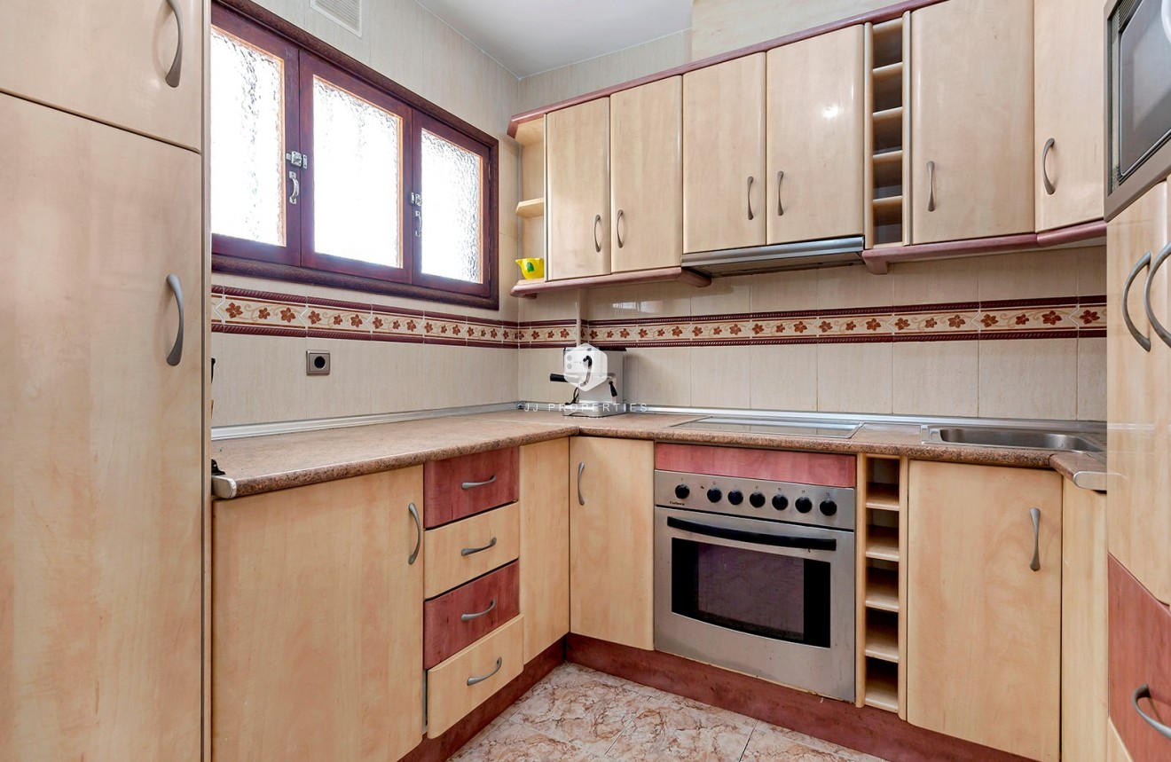 Z drugiej ręki - Mieszkanie w bloku -
Orihuela Costa - Punta Prima