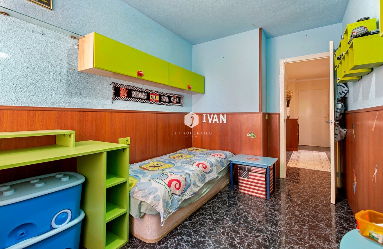 Z drugiej ręki - Mieszkanie w bloku -
Orihuela Costa - Punta Prima