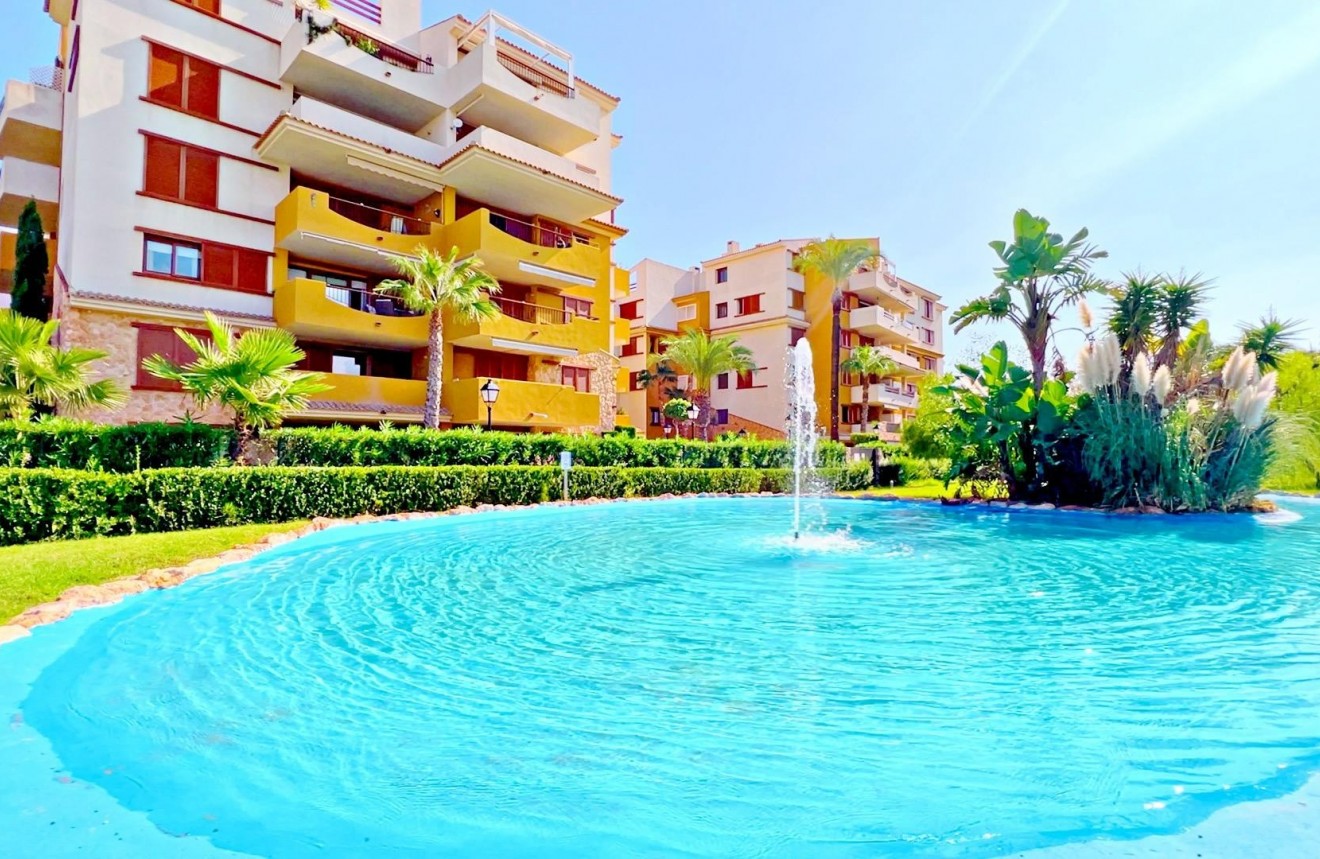 D'occasion - Appartement -
Torrevieja - Punta prima