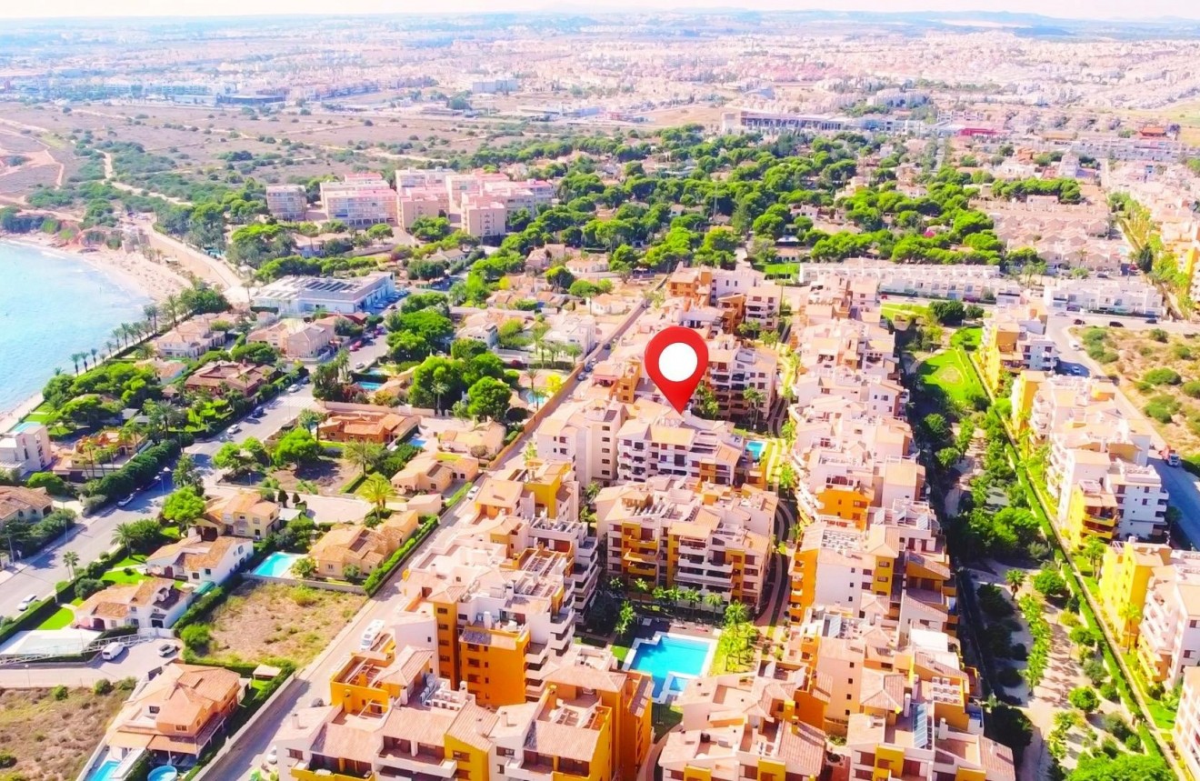 Resale - Apartment / flat -
Torrevieja - Punta prima