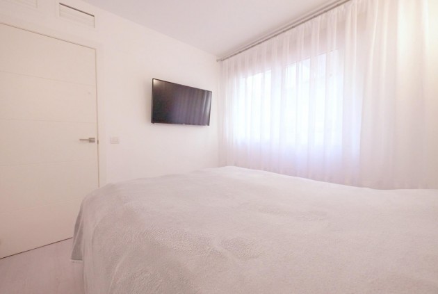 Segunda mano - Apartamento / piso -
Torrevieja - Punta prima