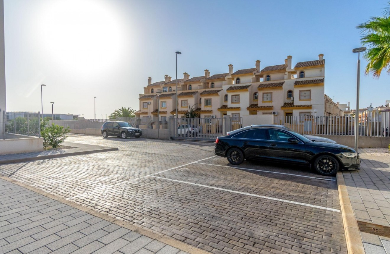 Neue Gebäude - Penthouse -
Orihuela Costa - Villamartín