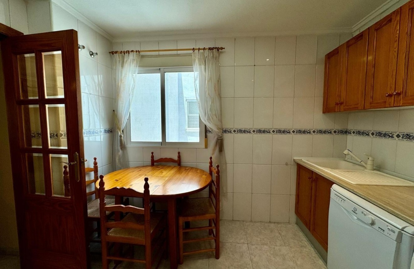 Resale - Apartment / flat -
Torrevieja - Playa del cura