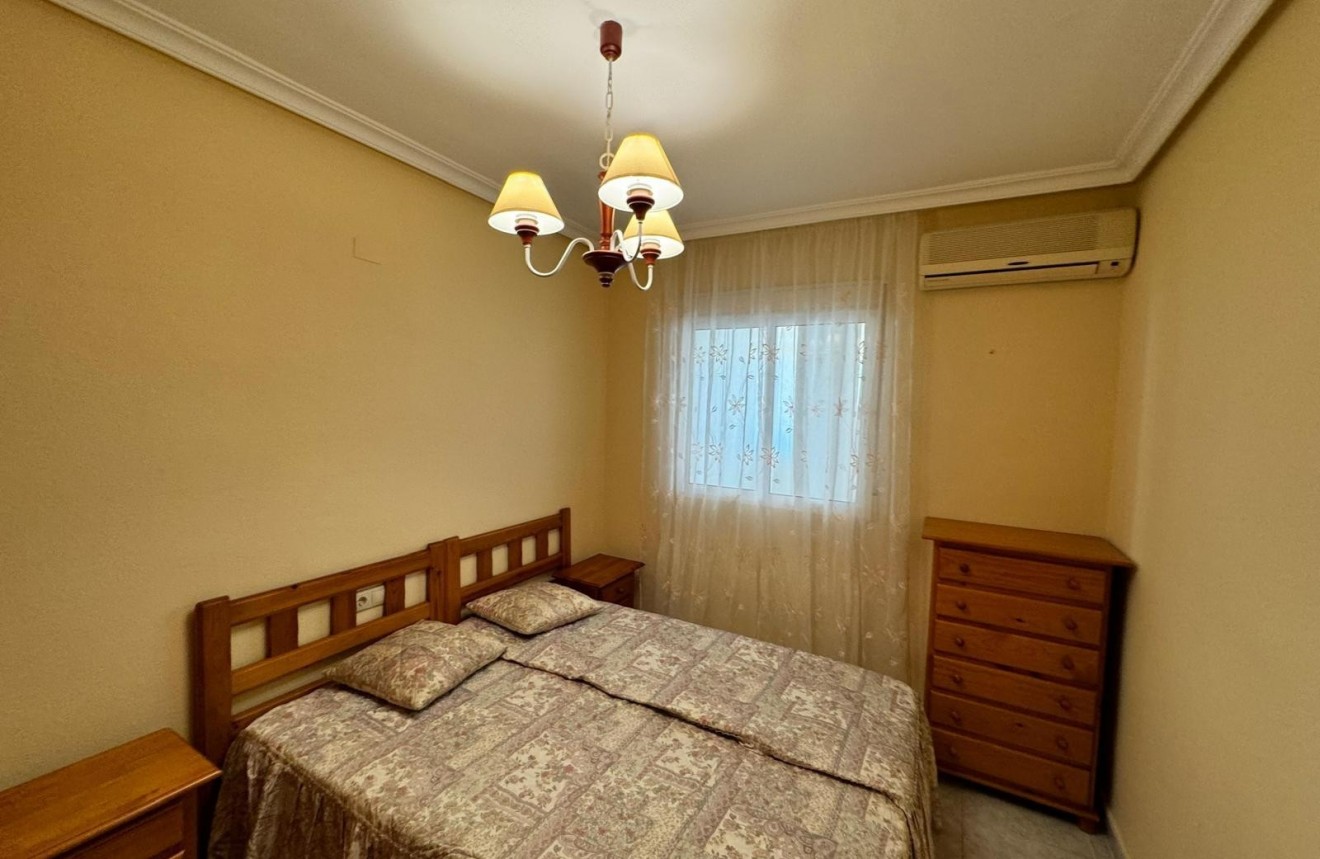 Resale - Apartment / flat -
Torrevieja - Playa del cura