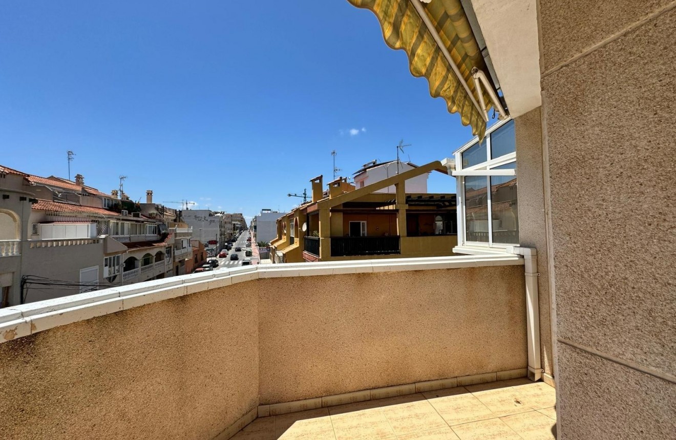 Resale - Apartment / flat -
Torrevieja - Playa del cura