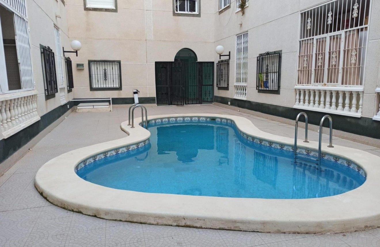 Resale - Apartment / flat -
Torrevieja - Playa del cura