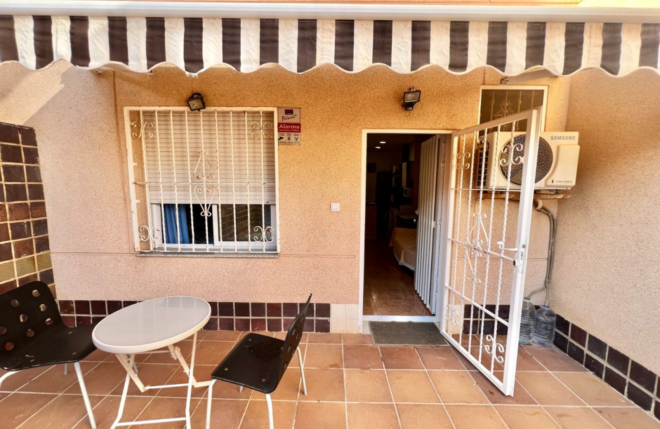 Aus zweiter Hand - Wohnung -
Orihuela Costa - La Zenia