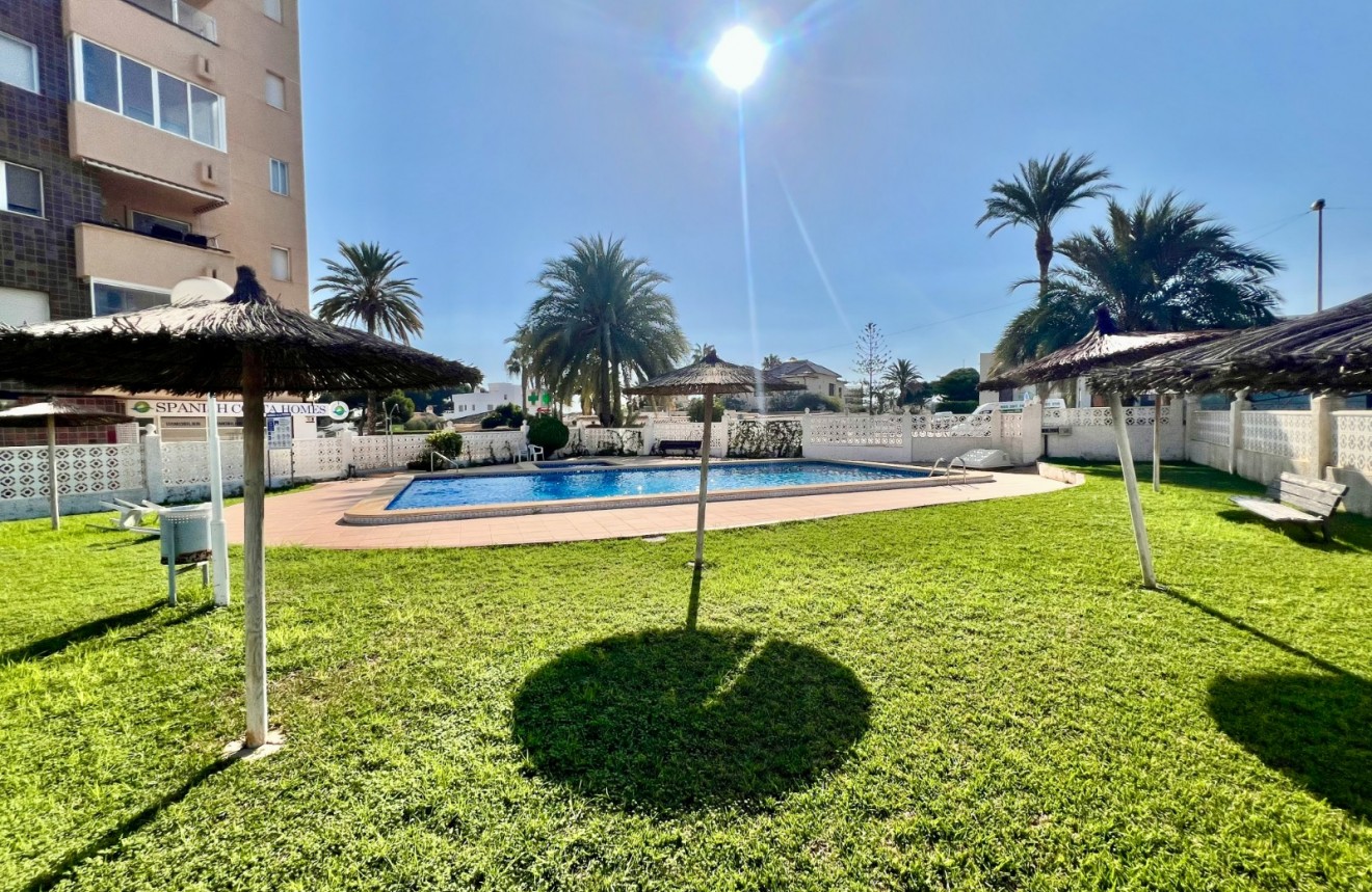 Aus zweiter Hand - Wohnung -
Orihuela Costa - La Zenia