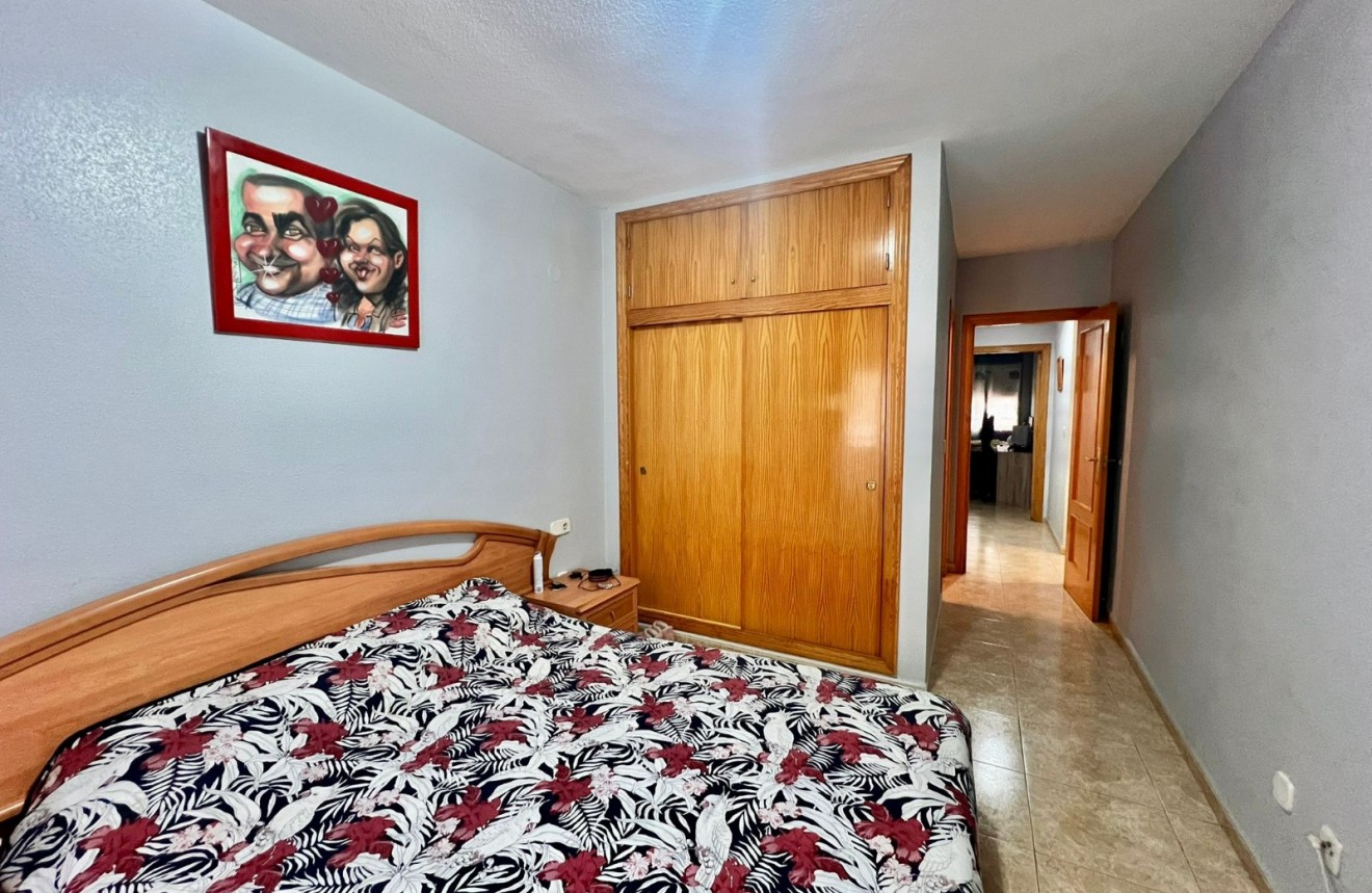 Tweedehands - Appartement / flat -
Torrevieja - Centro