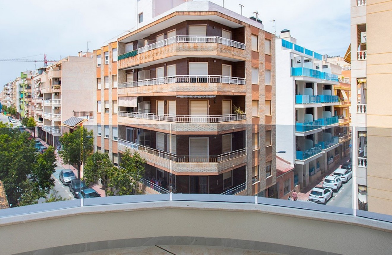 Tweedehands - Appartement / flat -
Torrevieja - Costa Blanca