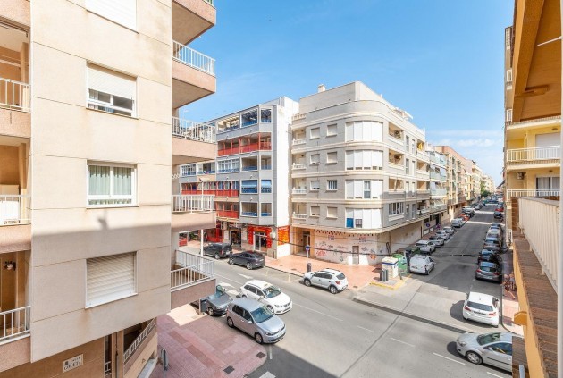 Z drugiej ręki - Mieszkanie w bloku -
Torrevieja - Costa Blanca